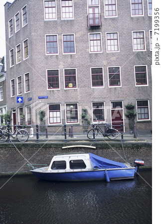 水路のボート 7199356