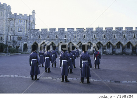 ウィンザー城の衛兵 7199804