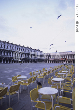 サンマルコ広場のカフェ 7199840