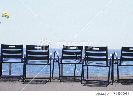 ビーチチェアーと海 ビーチチェアーと海 7200042