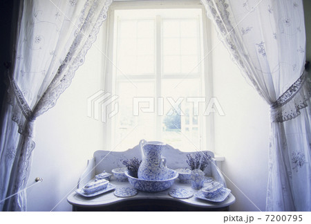 窓辺の食器 窓辺の食器 7200795