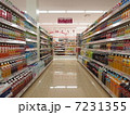 食品スーパーの売り場 7231355