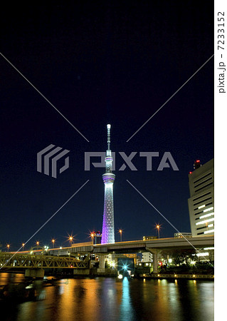 スカイツリーとビル群の夜景 7233152