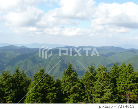 10月の紀伊山地 7234615