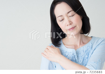 シニアの女性 7235683