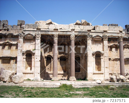 レバノンの世界遺産バールベック（ジュピター神殿跡） 7237571