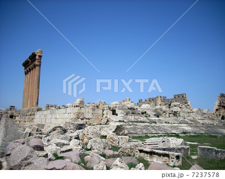 レバノンの世界遺産バールベック（ジュピター神殿跡） 7237578