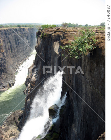 世界三大瀑布・ビクトリアの滝（乾期） 7240087