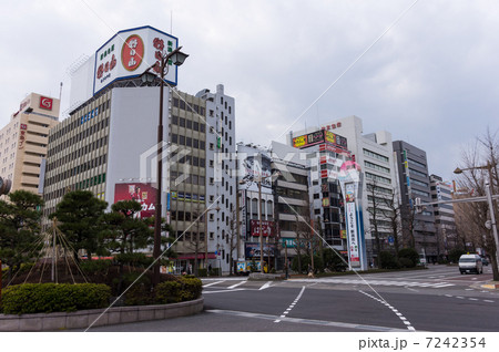 新潟駅　万代口　北側の大通り 7242354