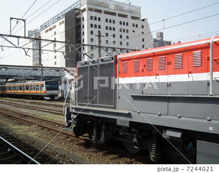 ディーゼル機関車 DE10 中央線 E233系 八王子駅 ディーゼル機関車 DE10 中央線 E233系 八王子駅 7244021