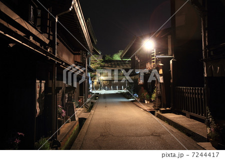 飛騨高山　古い町並みの夜景 7244417