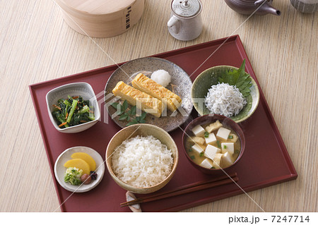 和食の朝食 7247714