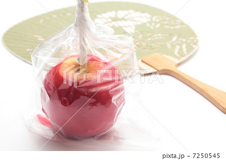 リンゴ飴と団扇 リンゴ飴と団扇 7250545