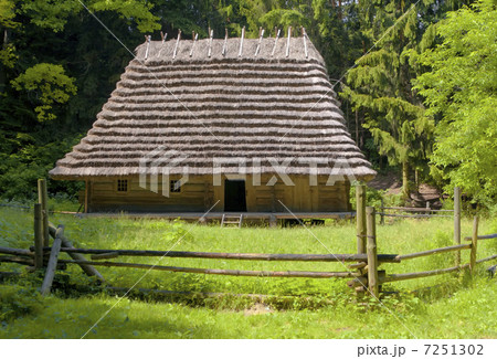 Old Wooden House 7251302