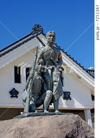 白虎隊士像(会津若松駅前)  7251367