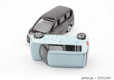 交通事故 7251397