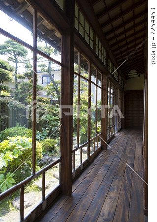 古民家の縁側 7254453