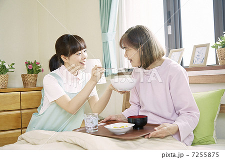 シニアの介護 7255875