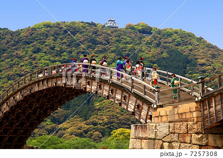 錦帯橋と岩国城と大名行列【着物】 錦帯橋と岩国城と大名行列【着物】 7257308