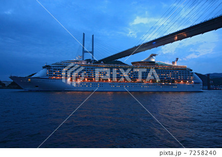 Voyager of the Seas (ボイジャー・オブ・ザ・シーズ)出港 Voyager of the Seas (ボイジャー・オブ・ザ・シーズ)出港 7258240