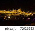 世界遺産 カルカソンヌの歴史的城塞都市（夜景） 7258552