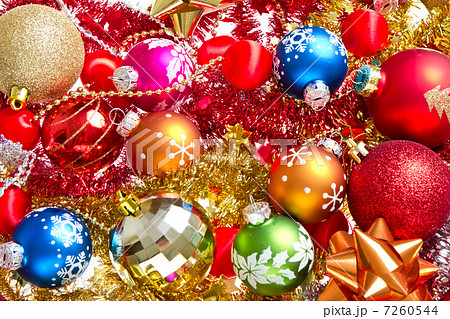 christmas balls and tinsel 7260544