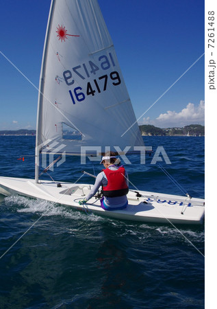 ヨットと女性 ヨットと女性 7261488