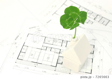 四葉のクローバーと設計図　住宅イメージ 7265663