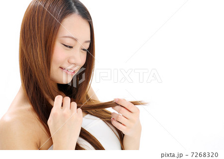 髪を触る女の子 髪を触る女の子 7268320