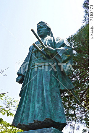 土方歳三の像（高幡不動尊(金剛寺)／東京都日野市高幡） 7268473