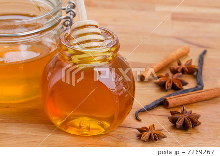 pots of honey and spices 7269267