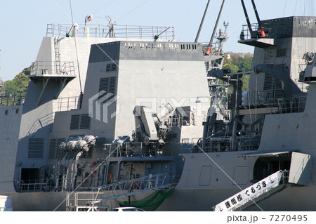 護衛艦てるづきの入港風景 7270495