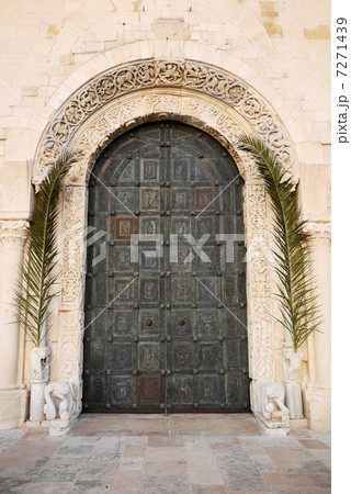 トラーニ　Trani　大聖堂　Cattedrale 7271439