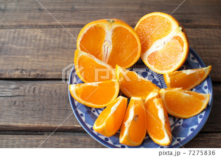 カットした甘くて美味しい清美オレンジ 7275836