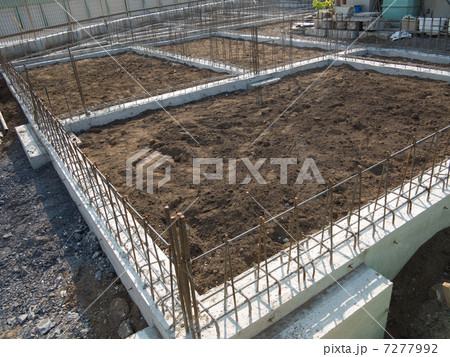 住宅の基礎工事 7277992