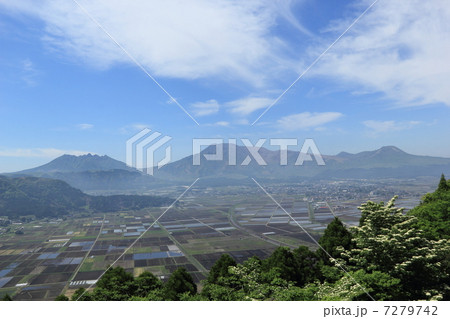 初夏の阿蘇山 7279742