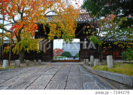 妙覚寺の「大門」(京都市上京区上御霊前通小川東入下清蔵口町) 妙覚寺の「大門」(京都市上京区上御霊前通小川東入下清蔵口町) 7284276