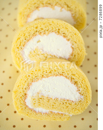 ロールケーキ (ハイアングル) ロールケーキ (ハイアングル) 7286899