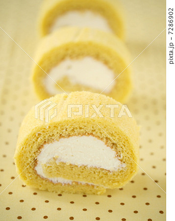 ロールケーキ　（縦並び） 7286902
