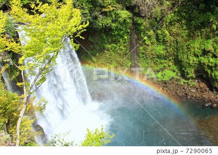音止の滝と虹 7290065