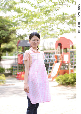 公園保母さん 7291605