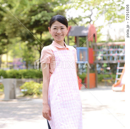 公園保母さん 7291606
