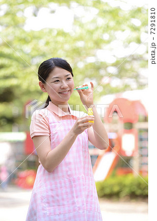 公園保母さん 7291810