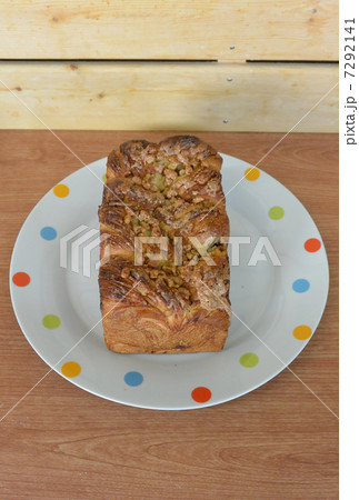 焼きたてのシナモンブレッド 7292141