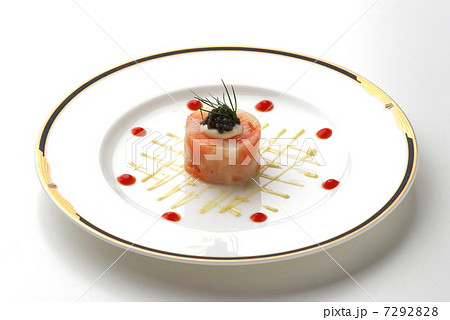 フランス料理 西欧料理 前菜 オードブル サーモン キャビア 魚料理 魚貝類の写真素材
