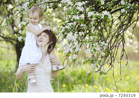 Young mother and her daughter Young mother and her daughter 7293319