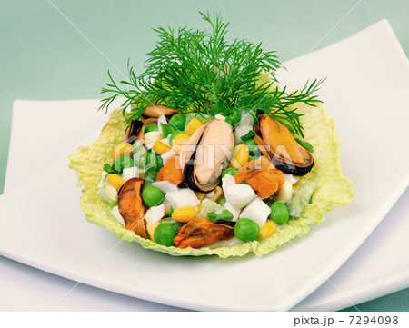 Seafood cocktail in the leaves of savoy cabbage Seafood cocktail in the leaves of savoy cabbage 7294098