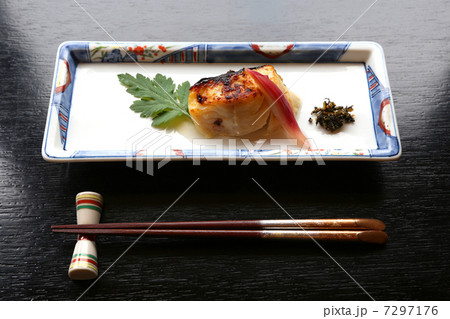 白身魚の照り焼き 白身魚の照り焼き 7297176