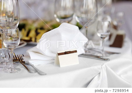 Place card on the white festive table 7298954