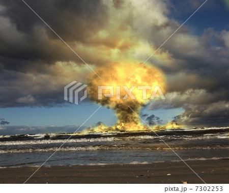 Nuclear explosion in an outdoor setting 7302253